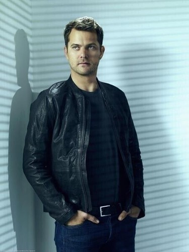 Joshua jackson unsigned x - joshua,