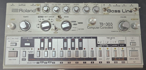 Roland 303 bass line - roland,