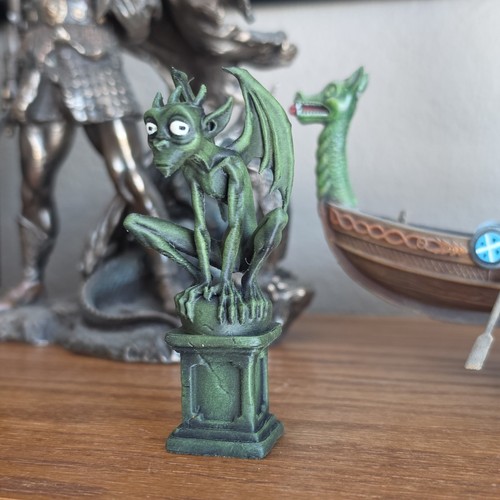 Statua statuina gargoyle verde