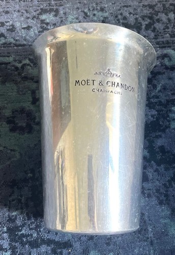 Moet chandon champagne - &,