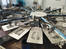 giostra serigrafica tek.ind 8 colori 16 tavole formato 60x80 anno 2009 in bune c