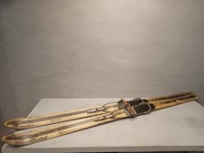 Vecchi Sci In Legno Con
