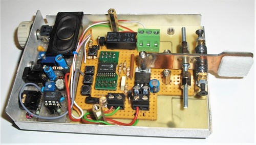 Keyer elettronico con - keyer,