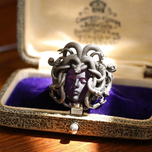 Anello medusa design