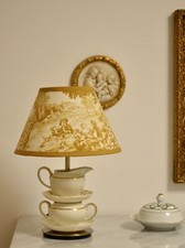 Lampada artigianale con zuccheriera e lattiera in porcellana d'epoca