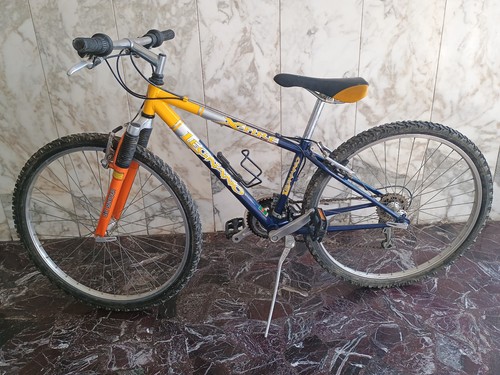 Bicicletta mountain bike - bicicletta,
