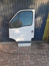 4667867 porta anteriore