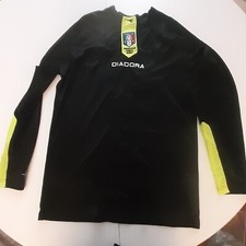 Maglia Arbitro nera con innesti giallo fluo e calzettoni neri