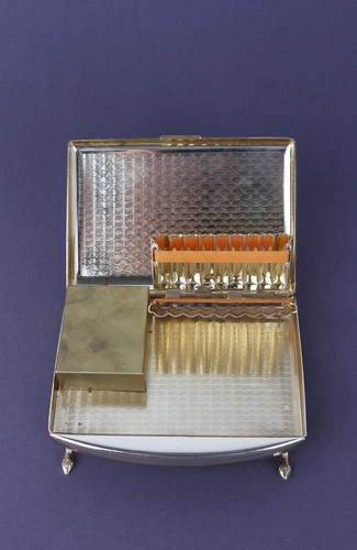 Distributore sigarette con - distributore,