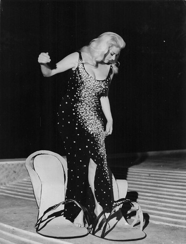 Anita ekberg dolce vita - dolce,