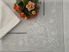 Elegante Tovaglia ricamata a