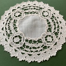 Centrino antico merletto ad