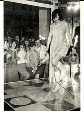 1967 MILANO I CHERUBINI Il ballo della pallina taj al piede *Foto 13x18 cm