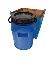 Contenitore  in plastica impilabile  25 litri con manici e bocca larga