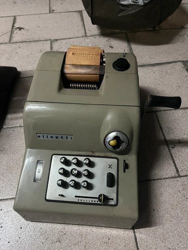 Macchina calcolatrice olivetti - calcolatrice,