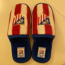 Pantofole Atletico Madrid N. 40 Mai Indossate Bianche E Rosse A Righe.