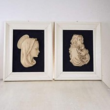 coppia di quadri con bassorilievo madonna in resina vintage