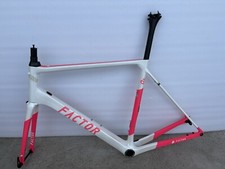 Telaio strada freno a disco in carbonio Factor O2. Misura 58 cm. Peso 1760gr.