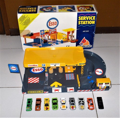 Service station esso cavallino - station,