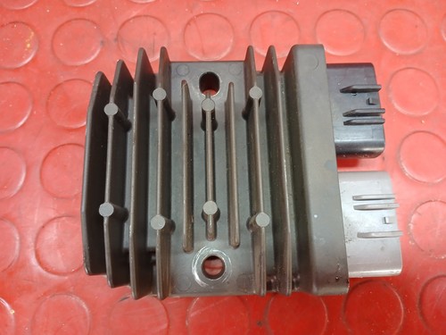 Regolatore tensione - regolatore, di