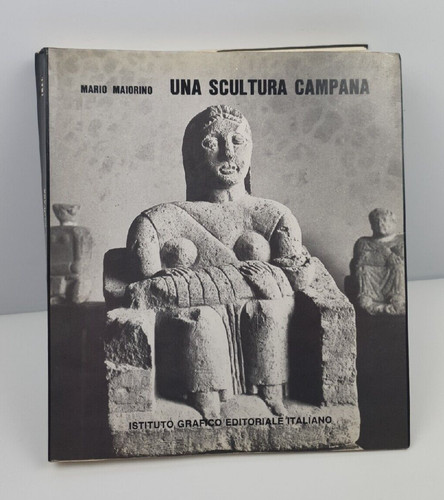 Una scultura campana - scultura,