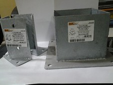 SUPPORTO PORTAPILASTRO PER