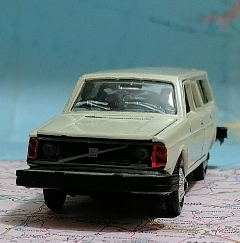Volvo 245 polar - polar, vintage