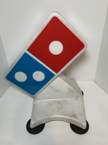 Dominos pizza insegna - dominos,