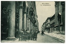 BOLOGNA Via Indipendenza Tavolino animato con Tram e carretti