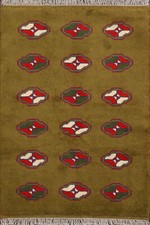 Tappeto tribale geometrico