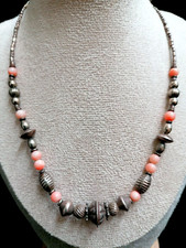 ANTICA RAFFINATA COLLANA ETNICA IN CORALLO ROSA E ELEMENTI DECORATIVI IN ARGENTO