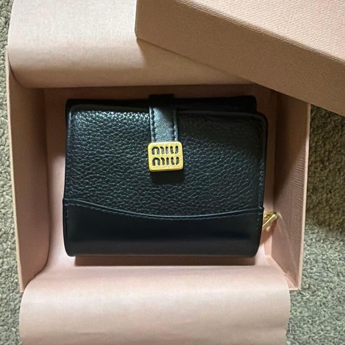 Ecc miu - miu, portafoglio