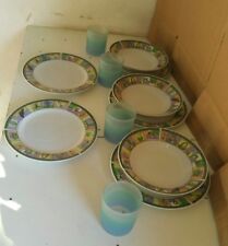 Piatti bicchieri servizio porcellana fondi piani giornalieri colorati stock kit