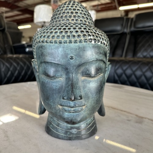 Testa buddha antica in - antica,