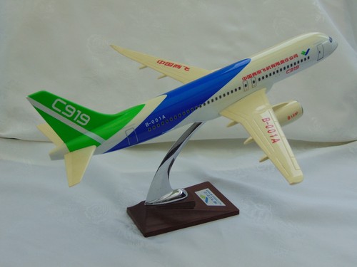 Grande modellino aereo