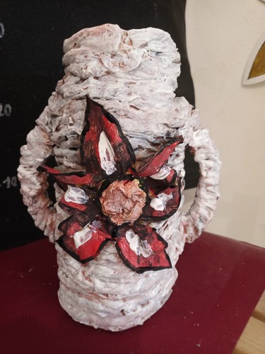 Vaso con fiore - in, cartapesta