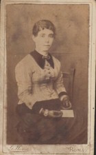 foto photo cdv gentildonna con guanti e bracciale in posa by G. Plona Roma 1880