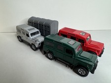 HTI Toys Land Rover Defenders x3 scatola in metallo pressofuso e cavalli. scala 1:34