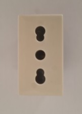 AVE 45906/15TS presa bipasso 2P+T 10/16 230 vac serie ave blanc sistema 45