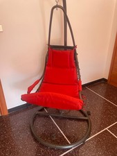 Poltrona sospesa con cuscino rosso h.190x90x105 mai usata pari a nuova