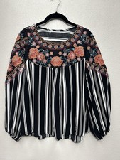 Savanna Jane embroidered Top