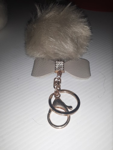 Carino portachiavi pom fatto - , a
