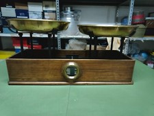 Bilancia a doppio piatto con