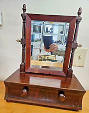 Antico specchio da barba comò