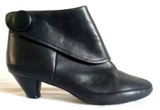 Stivaletti Clarks neri in