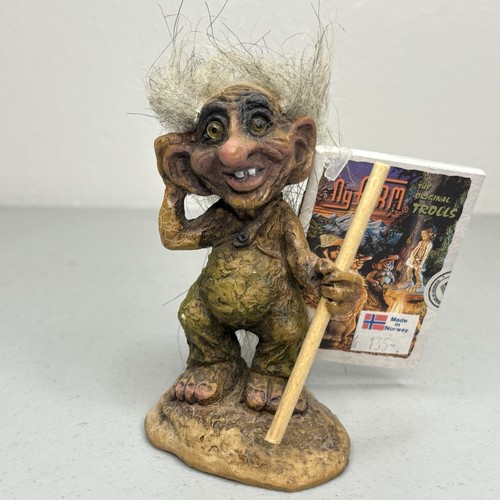 Form troll 840040 elderly - form,