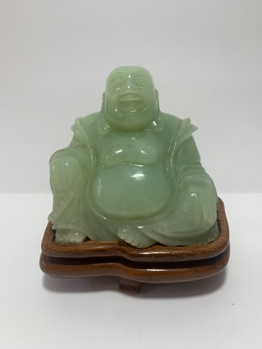 Vecchio buddha pietra su - in,