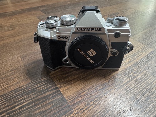 Olympus m5 mark iii - om-d,