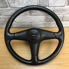 Volante Momo in pelle nera