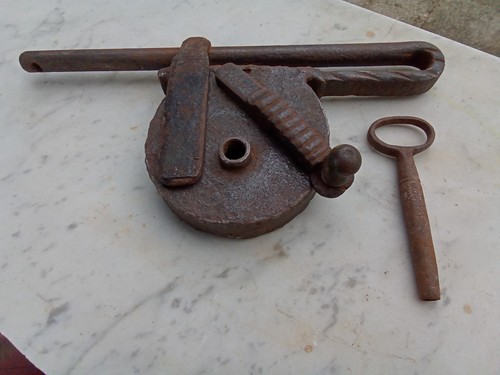 Antico particolare robusto - e,